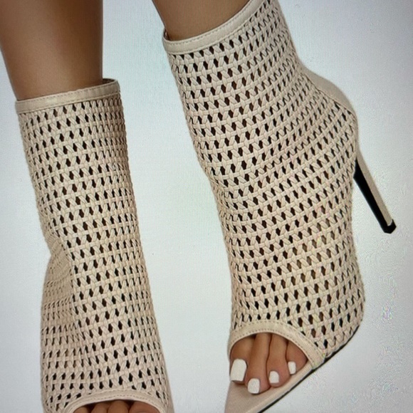 Beige Woven Heel - Only Size 7 Available - Picture 5 of 8